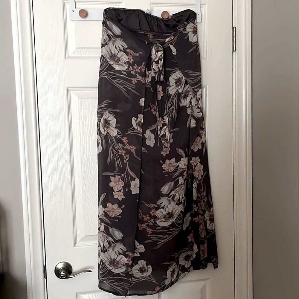 Tied floral maxi skirt